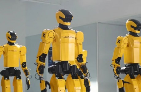 先于特斯拉,千臺(tái)訂單在手!又一國(guó)產(chǎn)人形機(jī)器人開(kāi)啟規(guī)模量產(chǎn)